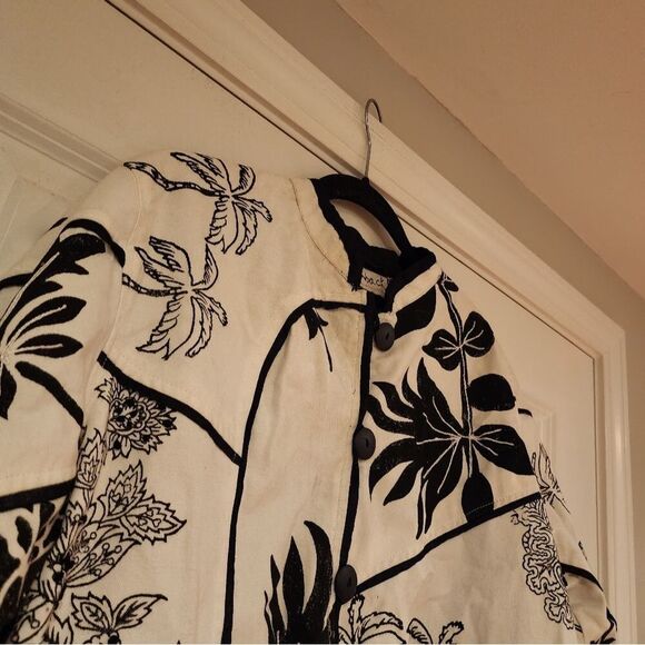 NWT Flashback Vintage white and black floral button up jacket M - Picture 2 of 5